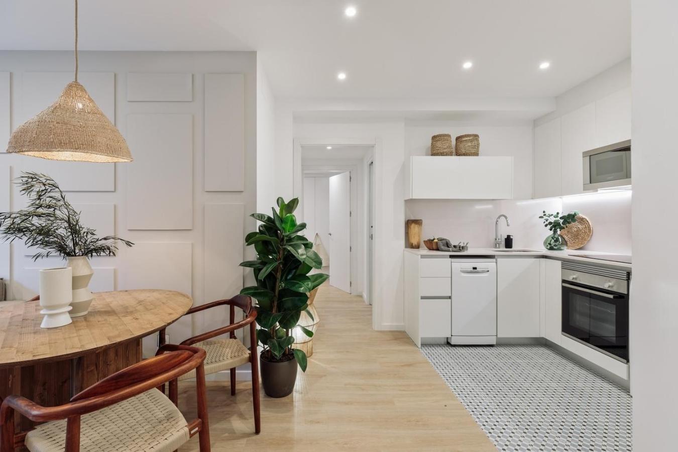 Pompei - 2 Bedrooms, Balcony And Terrace In Ciutat Vella Apartment