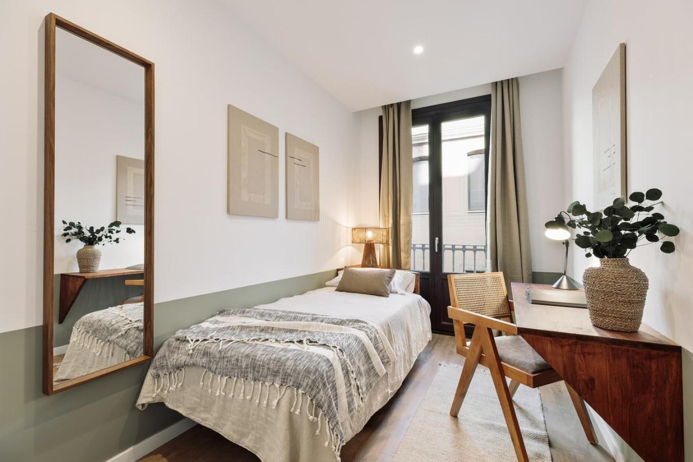 Pompei - 2 Bedrooms, Balcony And Terrace In Ciutat Vella Apartment *