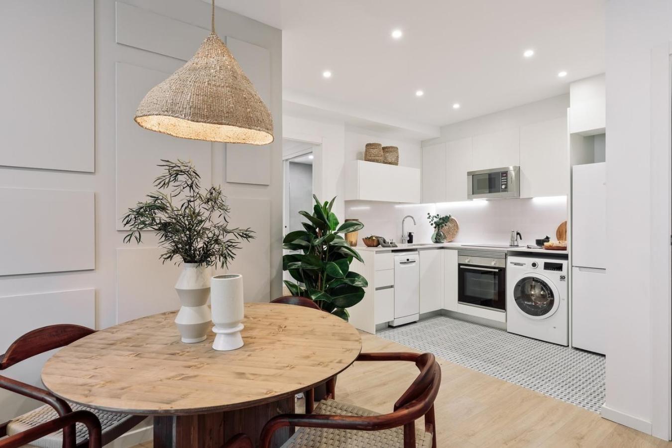 Apartment Pompei - 2 Bedrooms, Balcony And Terrace In Ciutat Vella Barcelona