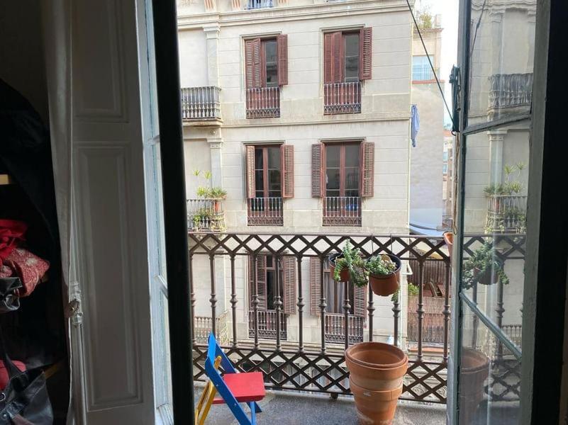 Habitacion Grande Y Luminosa En Las Ramblas Apartment Barcelona
