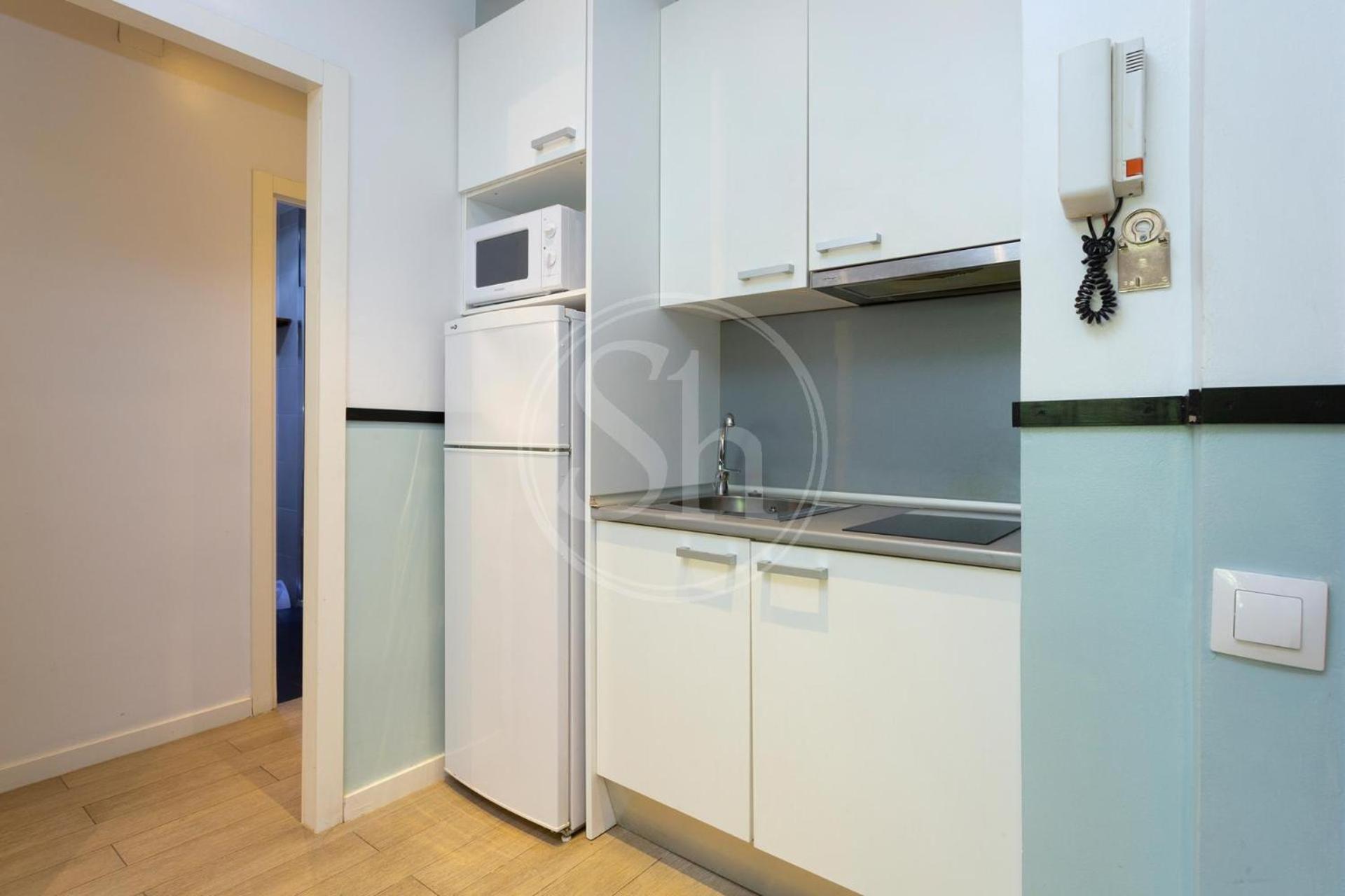 Precioso En Les Corts Appartement