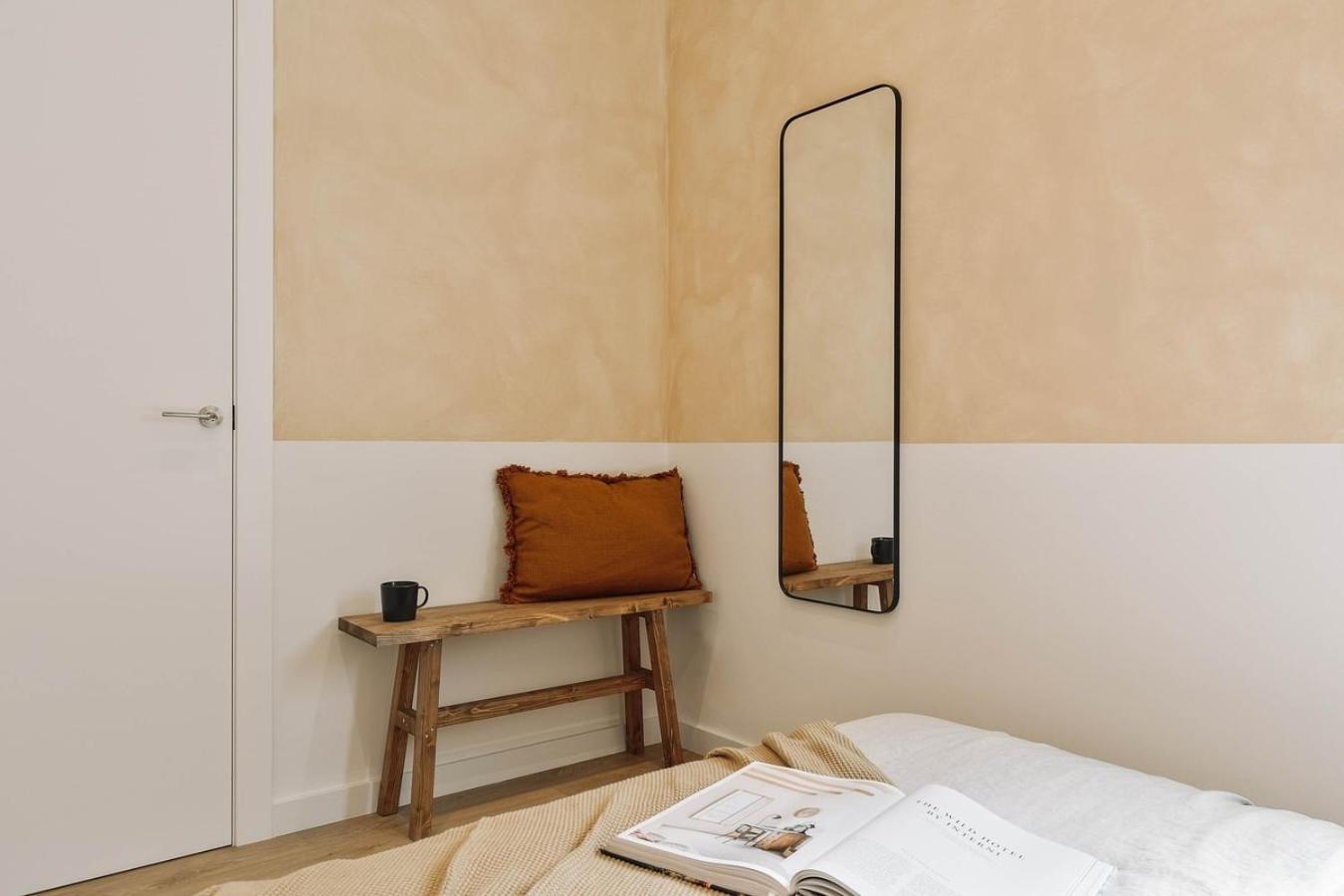 Pontone - 2 Bedrooms And Balcony In Eixample Dreta Appartement Barcelone