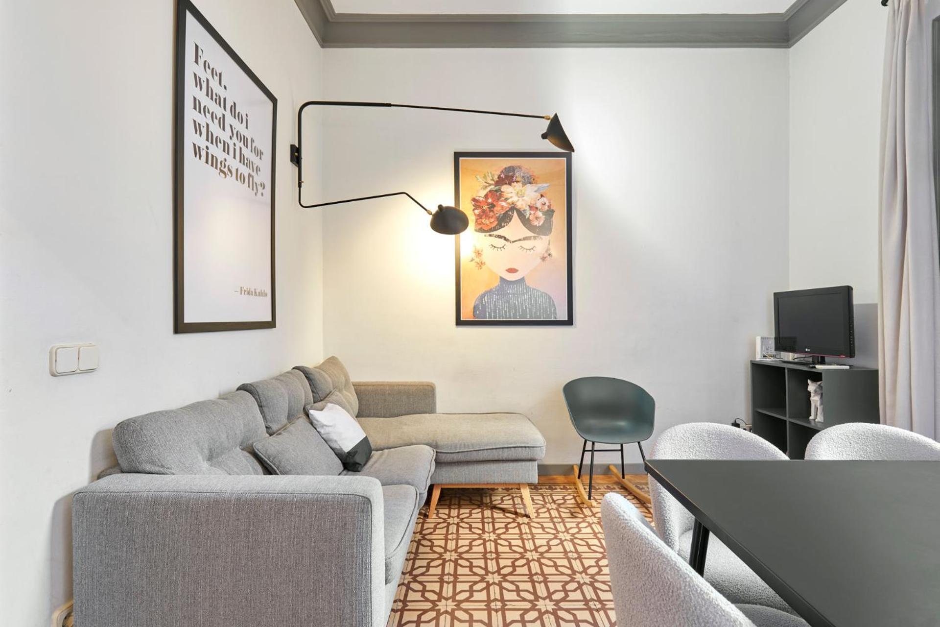 Classic Catalan Family With Balcony By Maison Pinata * Barcelone