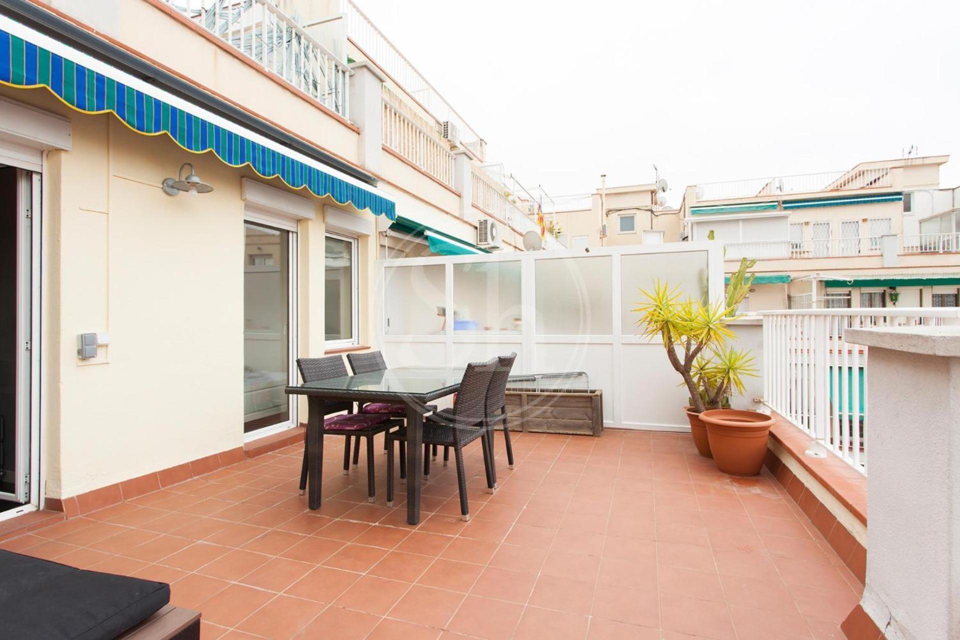 Bonito Con Terraza Apartamento *
