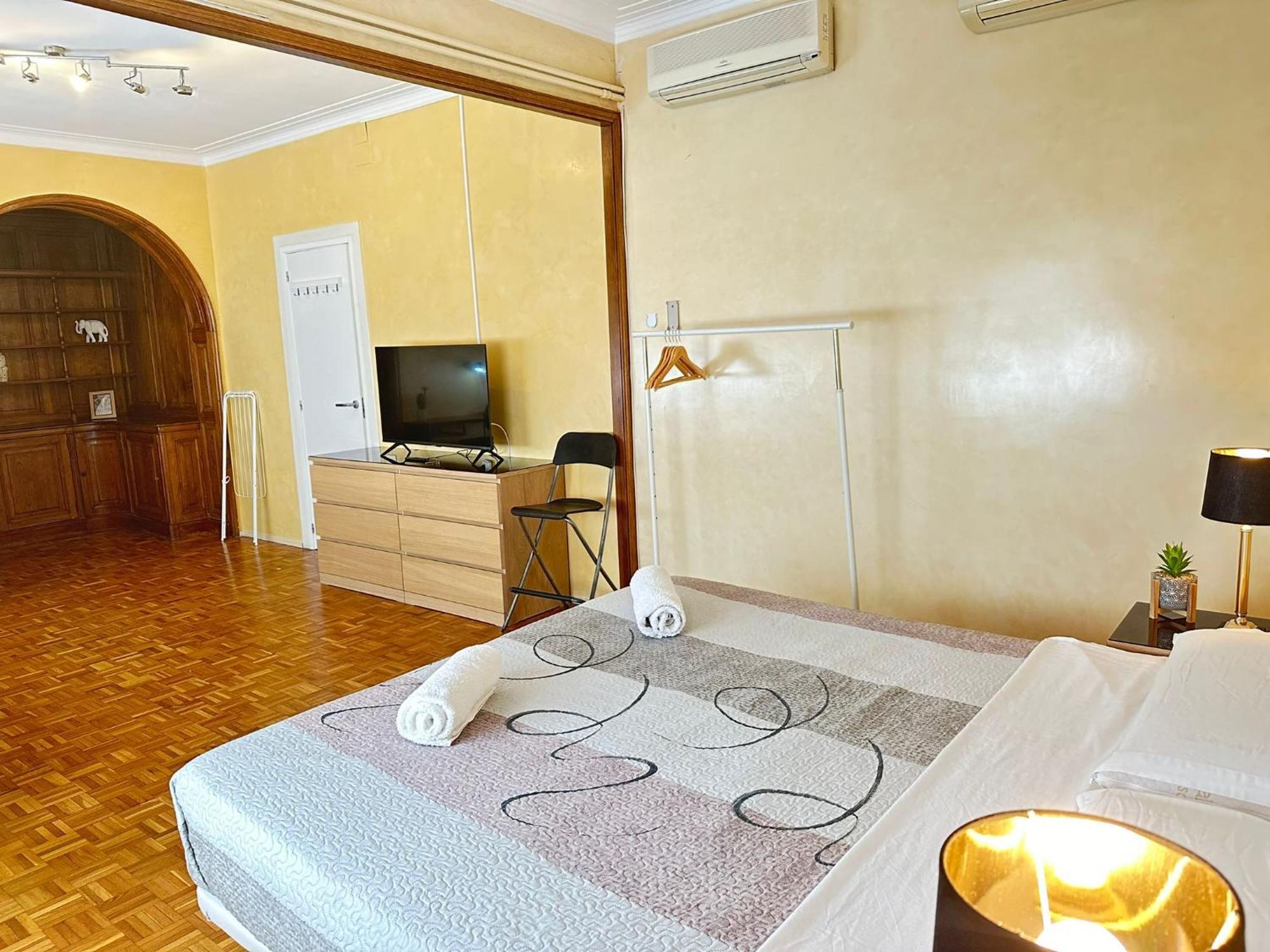 Bed & Breakfast Villaroel *