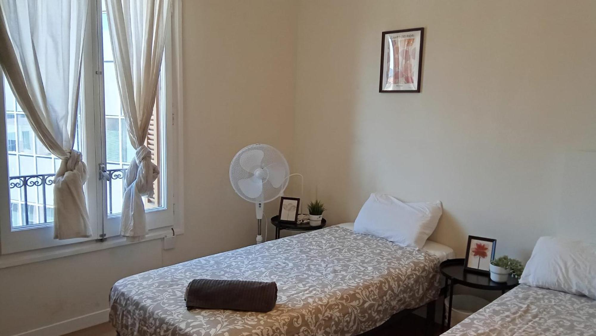 Hostel Gotic Heart Private Cathedral Barcelona
