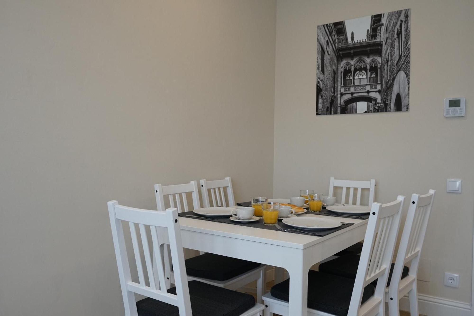 Rius33 - Al Lado De Fuentes De Montjuic Apartamento *