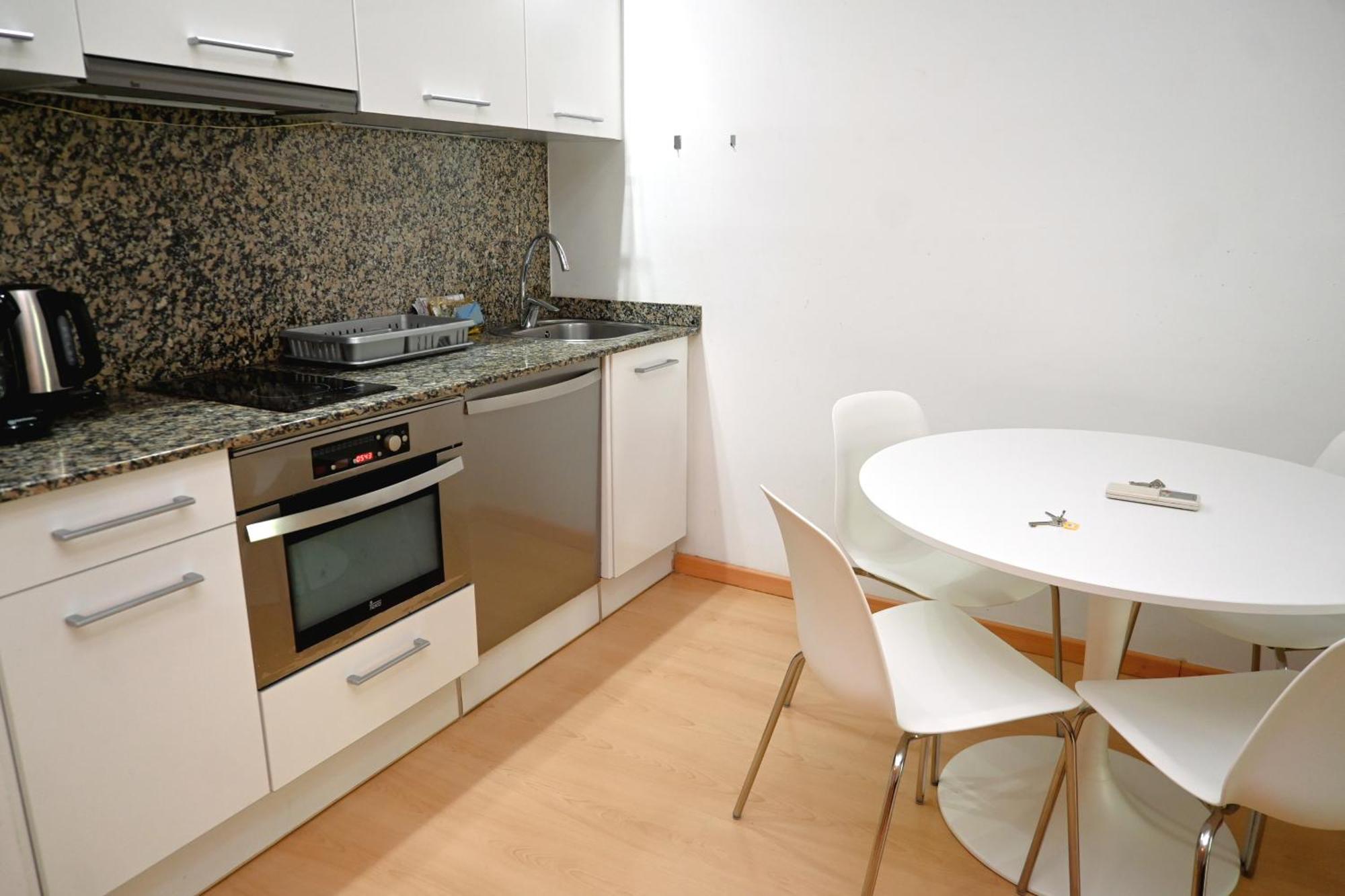 Apartment Homenfun Hospital Clinic L *