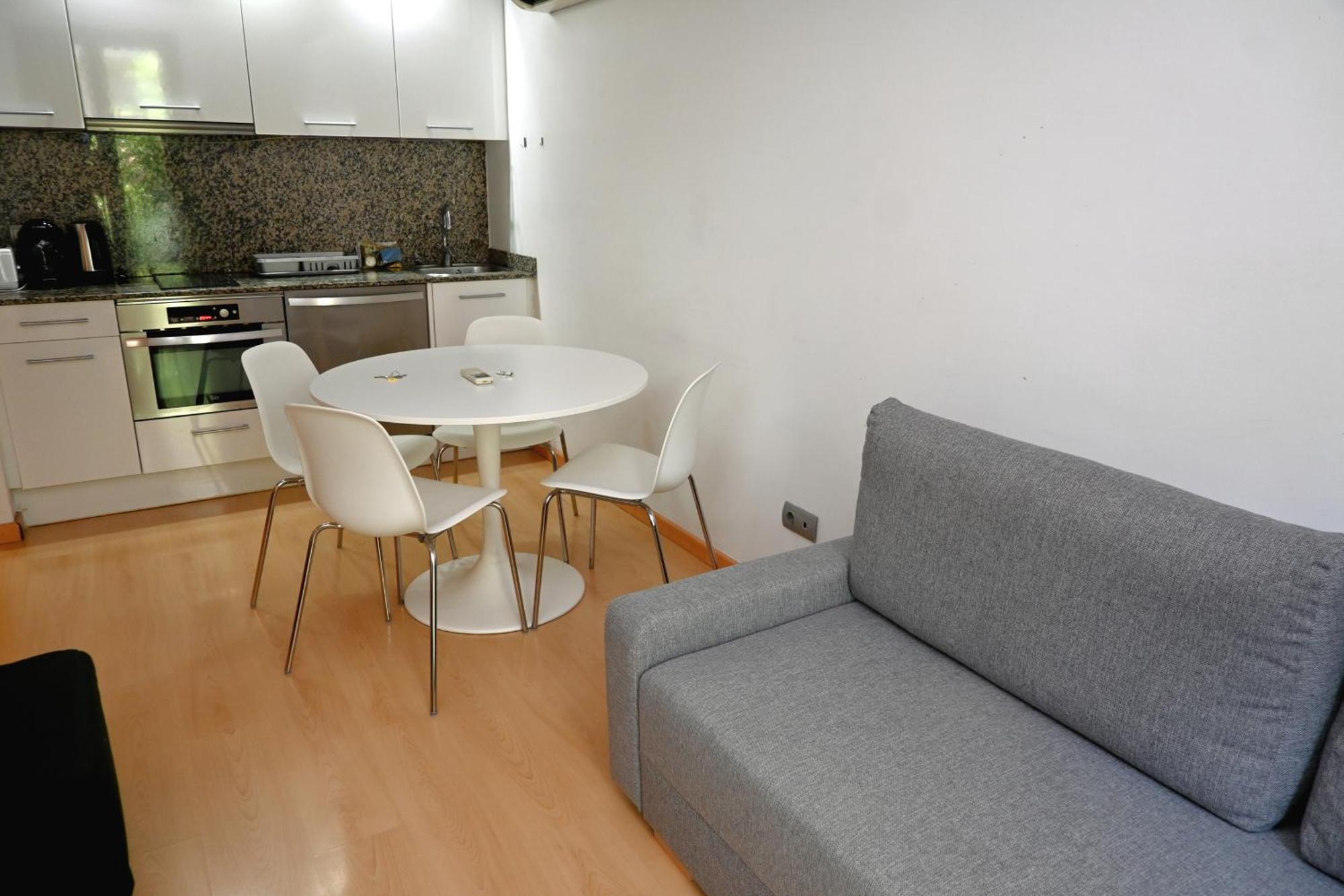 Apartment Homenfun Hospital Clinic L *