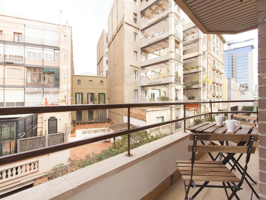 Cozy In Residential Center By Maison Pinata Appartement Barcelone
