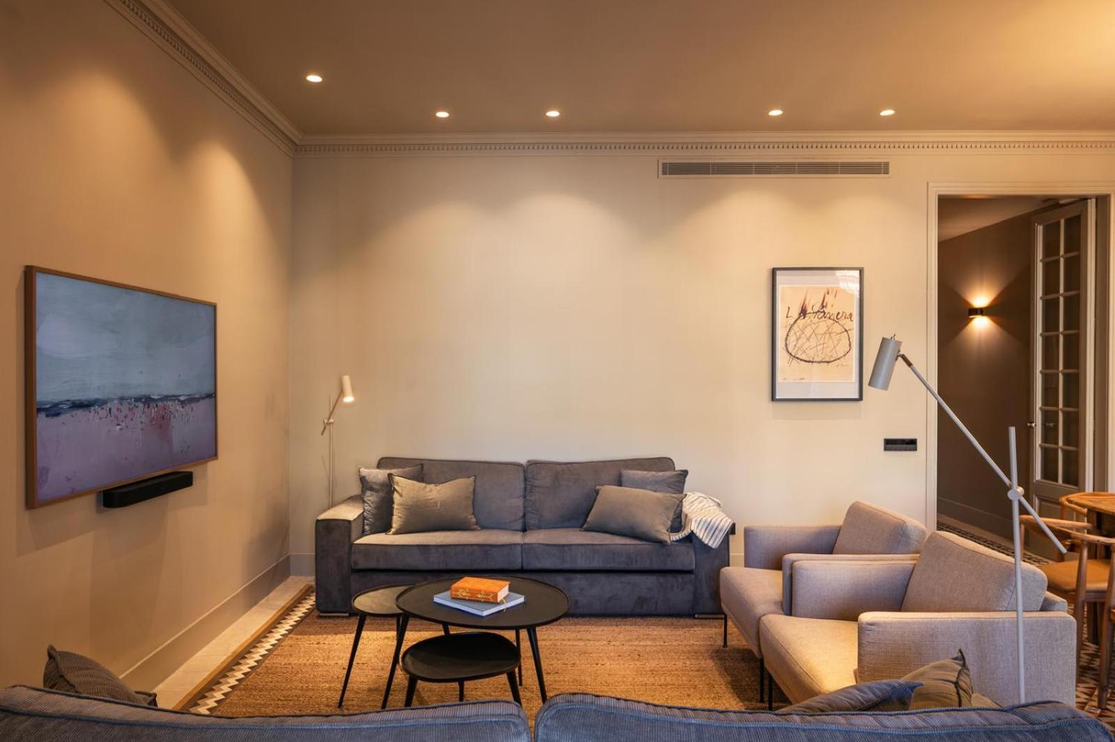 Lovely 6 Bedroom Flat In L'eixample * Barcelone