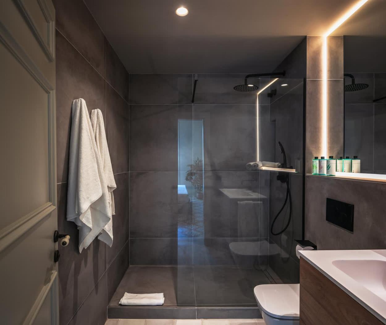 Lovely 6 Bedroom Flat In L'eixample Barcelone