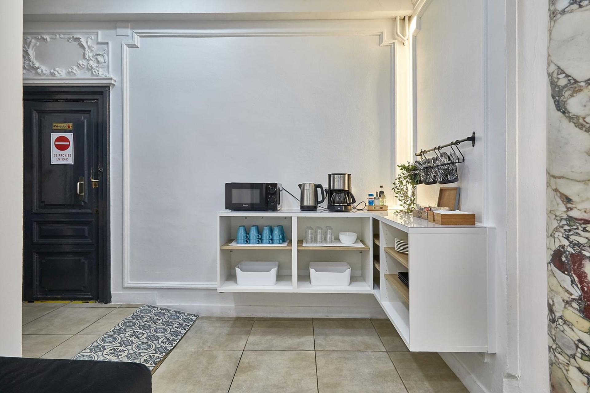 Ella Gran Via Guest house