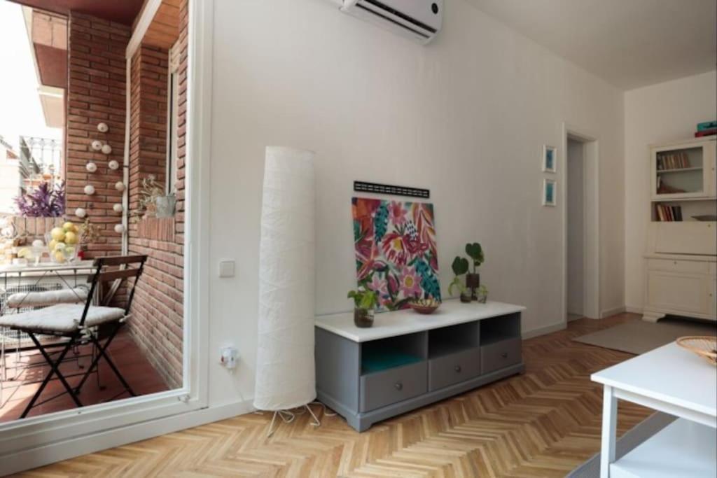 Renovated In De Gracia Apartment