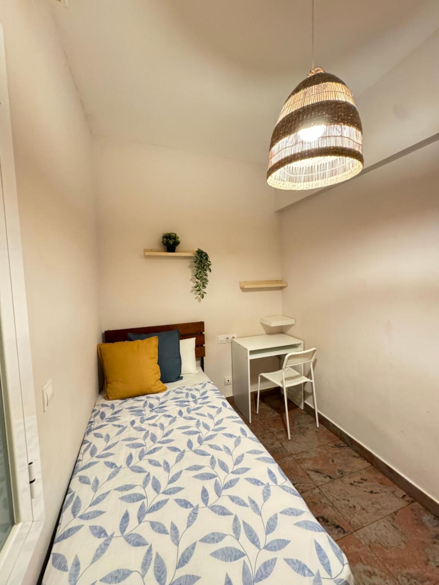 In A Charming In The Central Area Appartement