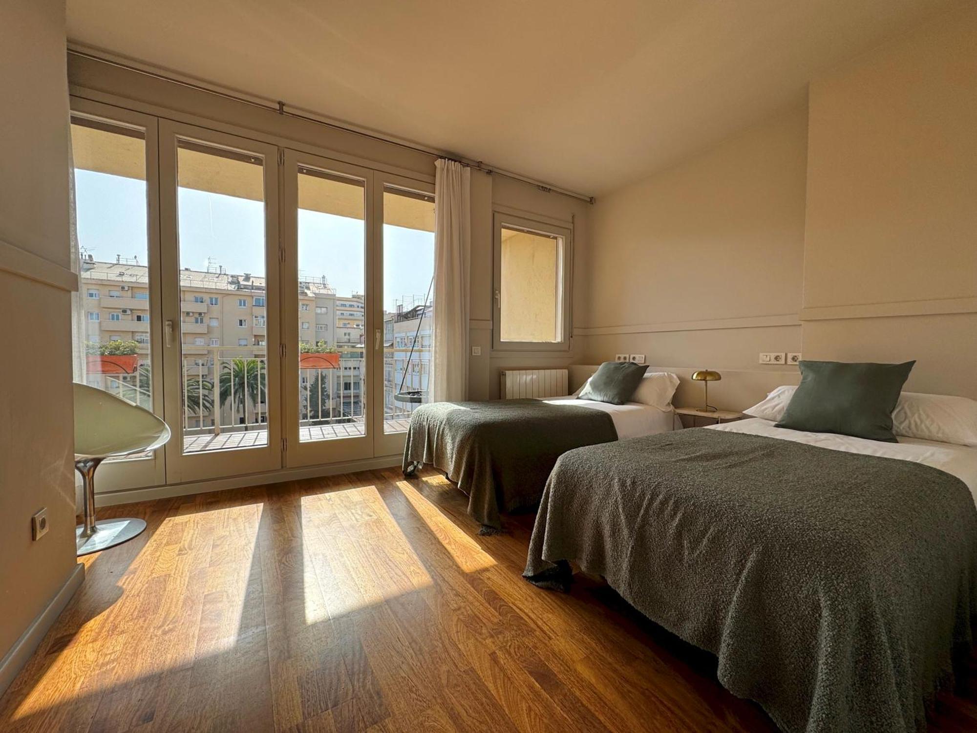 Modernist Gem Penthouse Apartamento