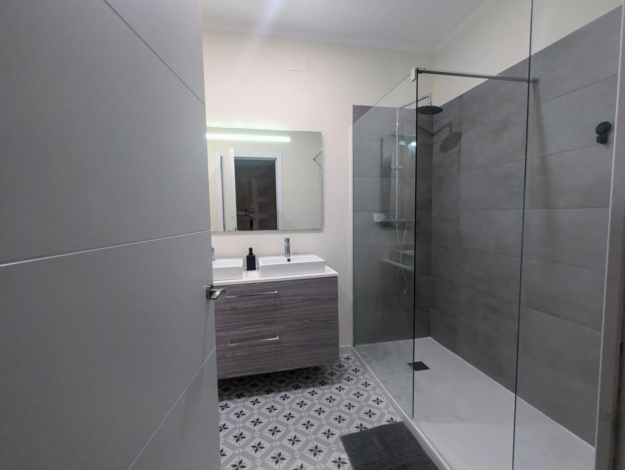 Gracia Parkside Flat - Only For Of Than 32 Nights Appartement Barcelone