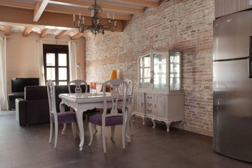 Appartement El Born - Spacious 2 Bedrooms *