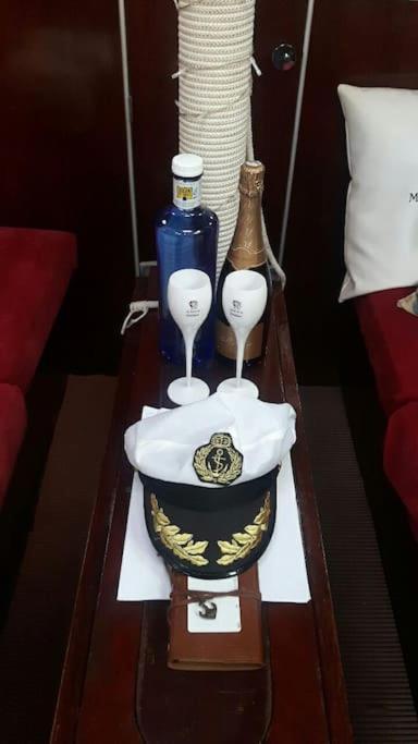 Bateau-hôtel Amazing Flat In Classic Sailing Boat In *