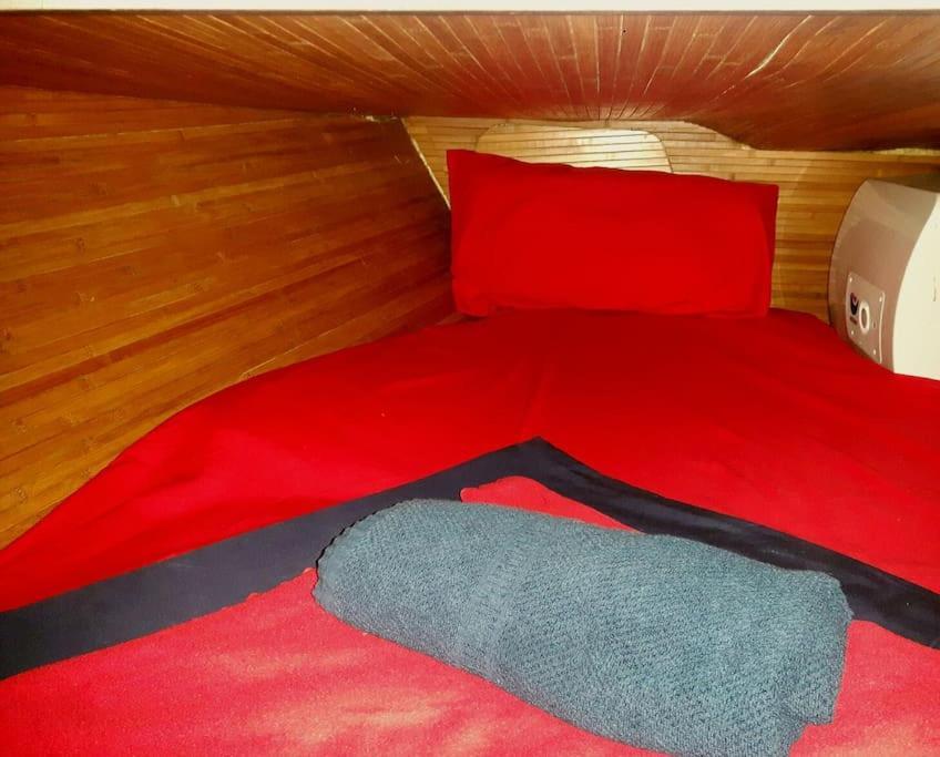 Amazing Flat In Classic Sailing Boat In Bateau-hôtel *