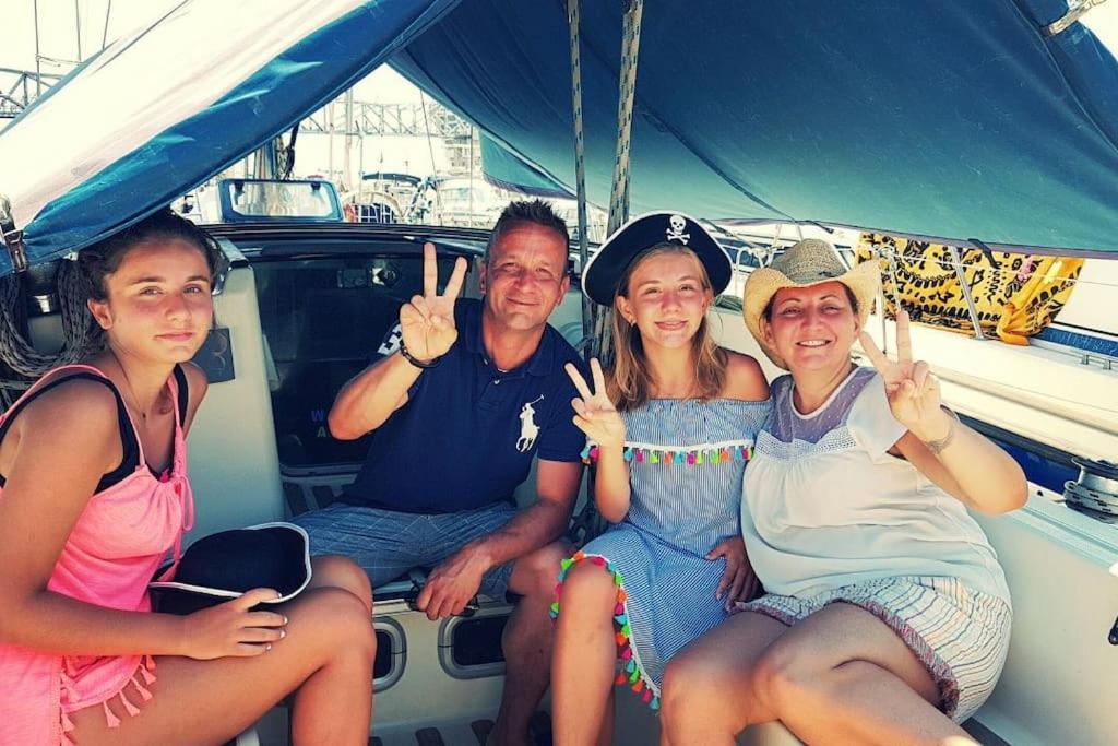 Amazing Flat In Classic Sailing Boat In Bateau-hôtel Barcelone