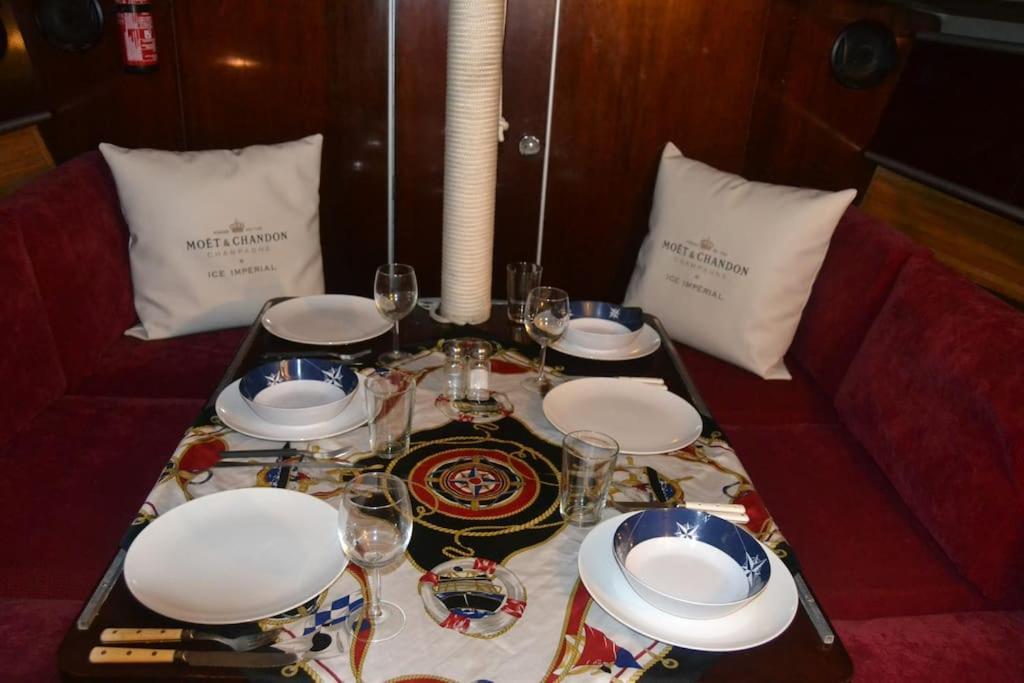 Amazing Flat In Classic Sailing Boat In
