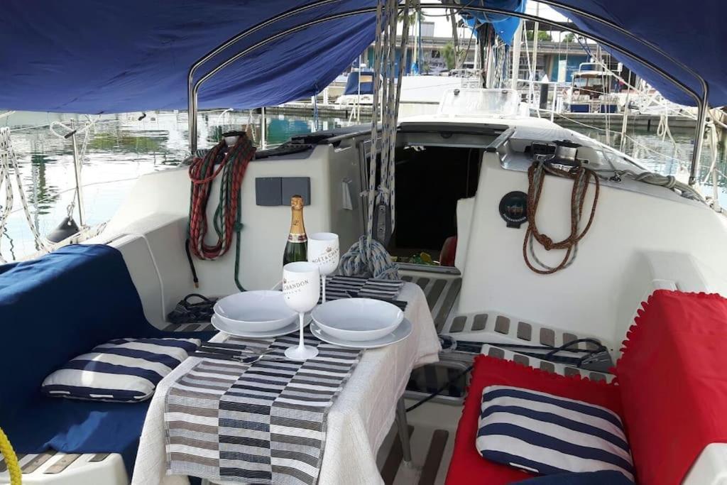 Bateau-hôtel Amazing Flat In Classic Sailing Boat In Barcelone