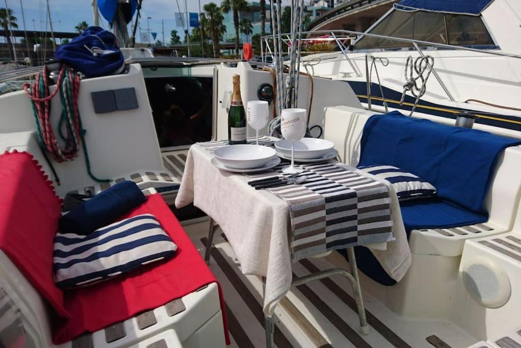 Amazing Flat In Classic Sailing Boat In Bateau-hôtel