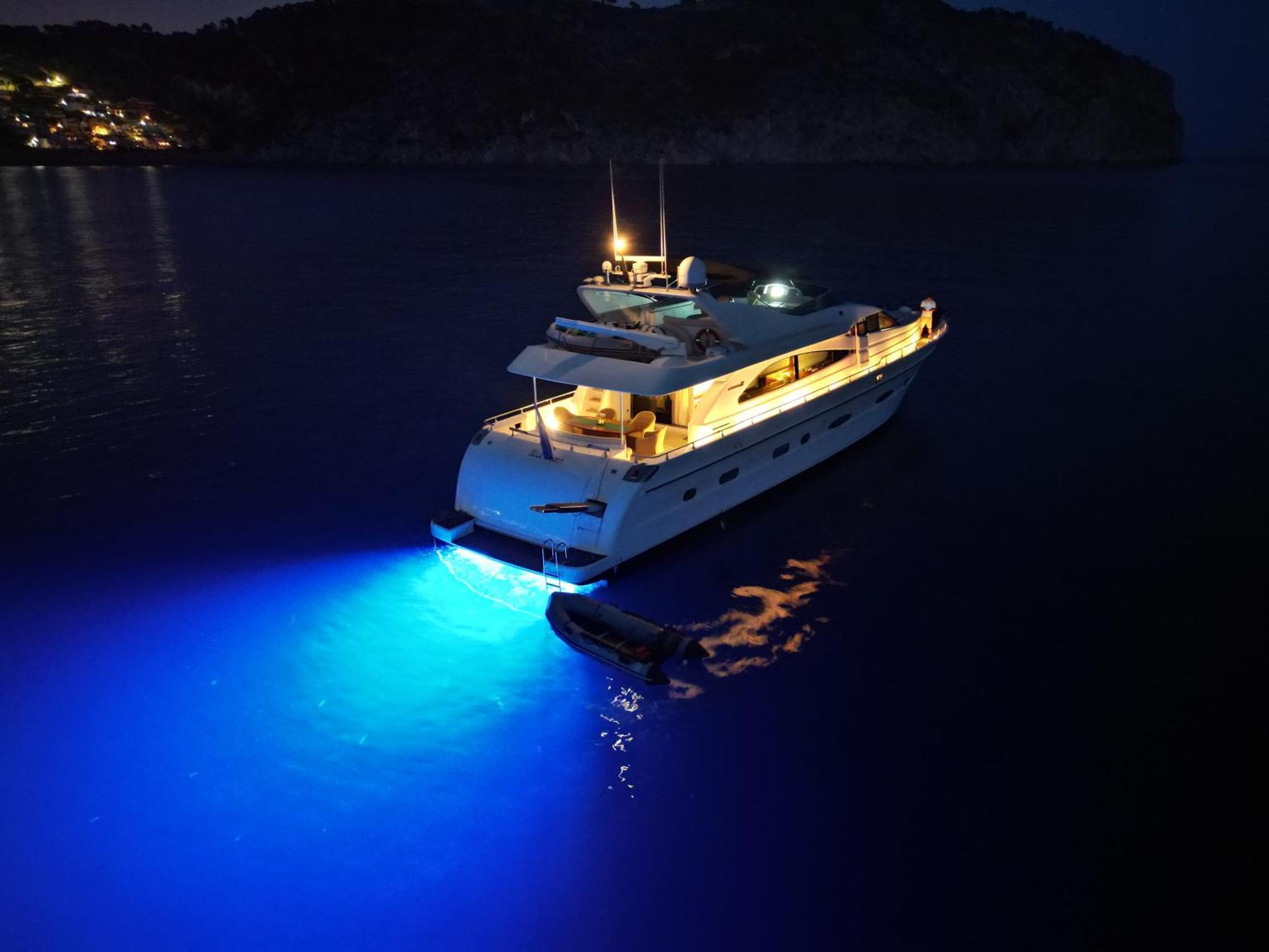 Luxury Yacht Barcelone