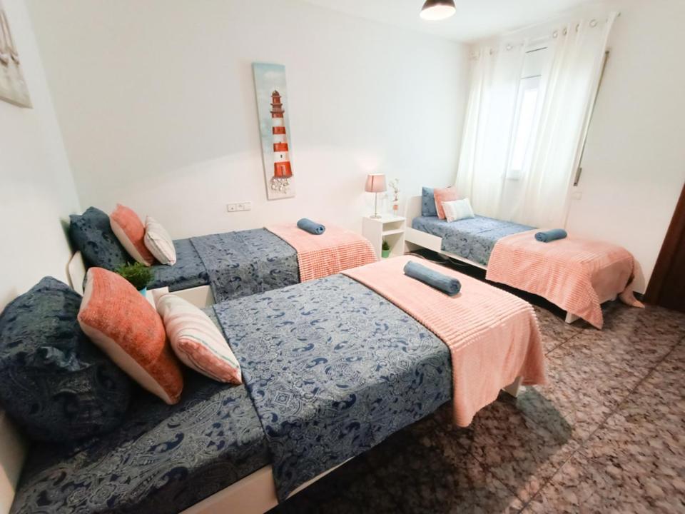 - Urquinaona Auberge de jeunesse *