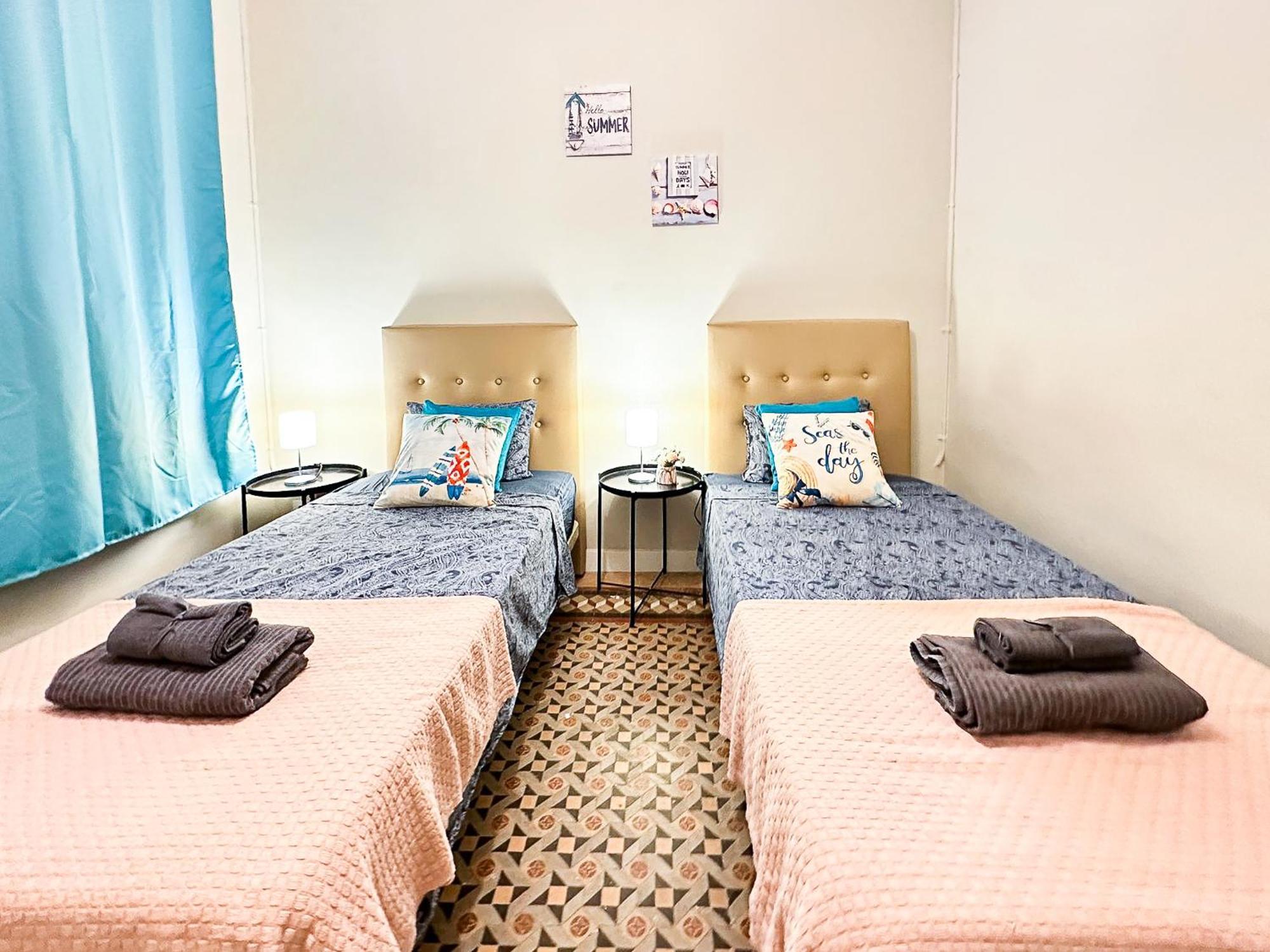 - Roger De Lluria Hostel Barcelona