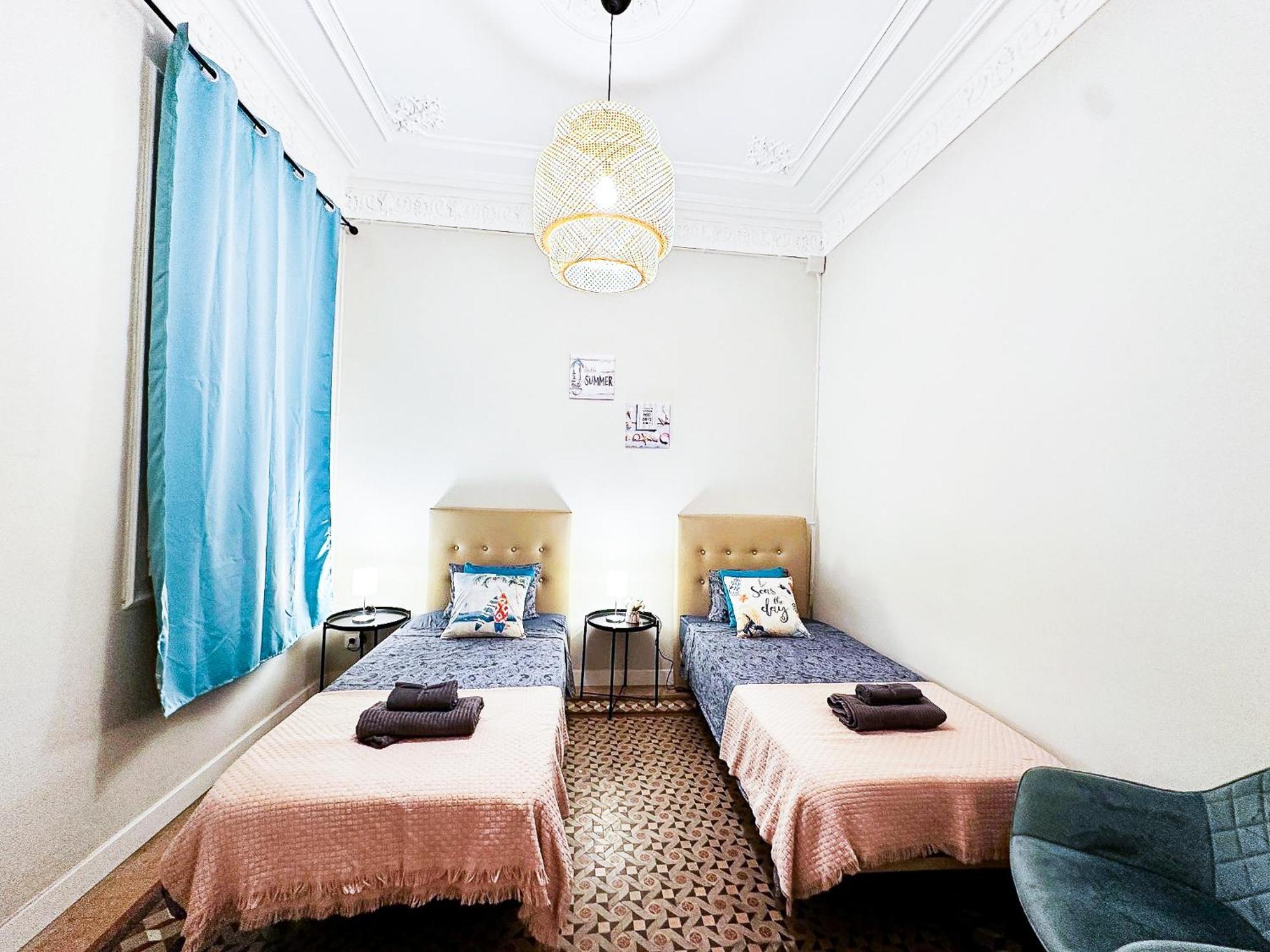 - Roger De Lluria Hostel
