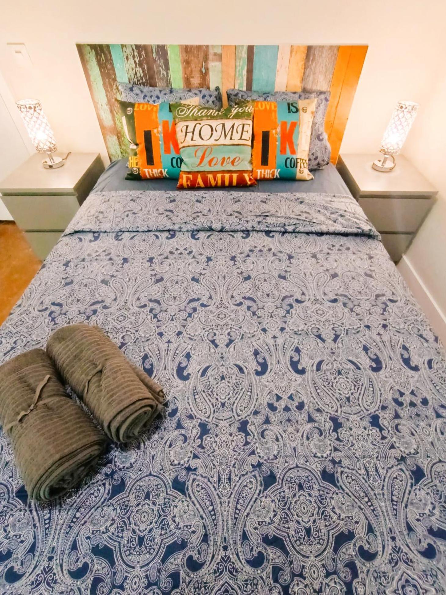 - Roger De Lluria Hostel Barcelona