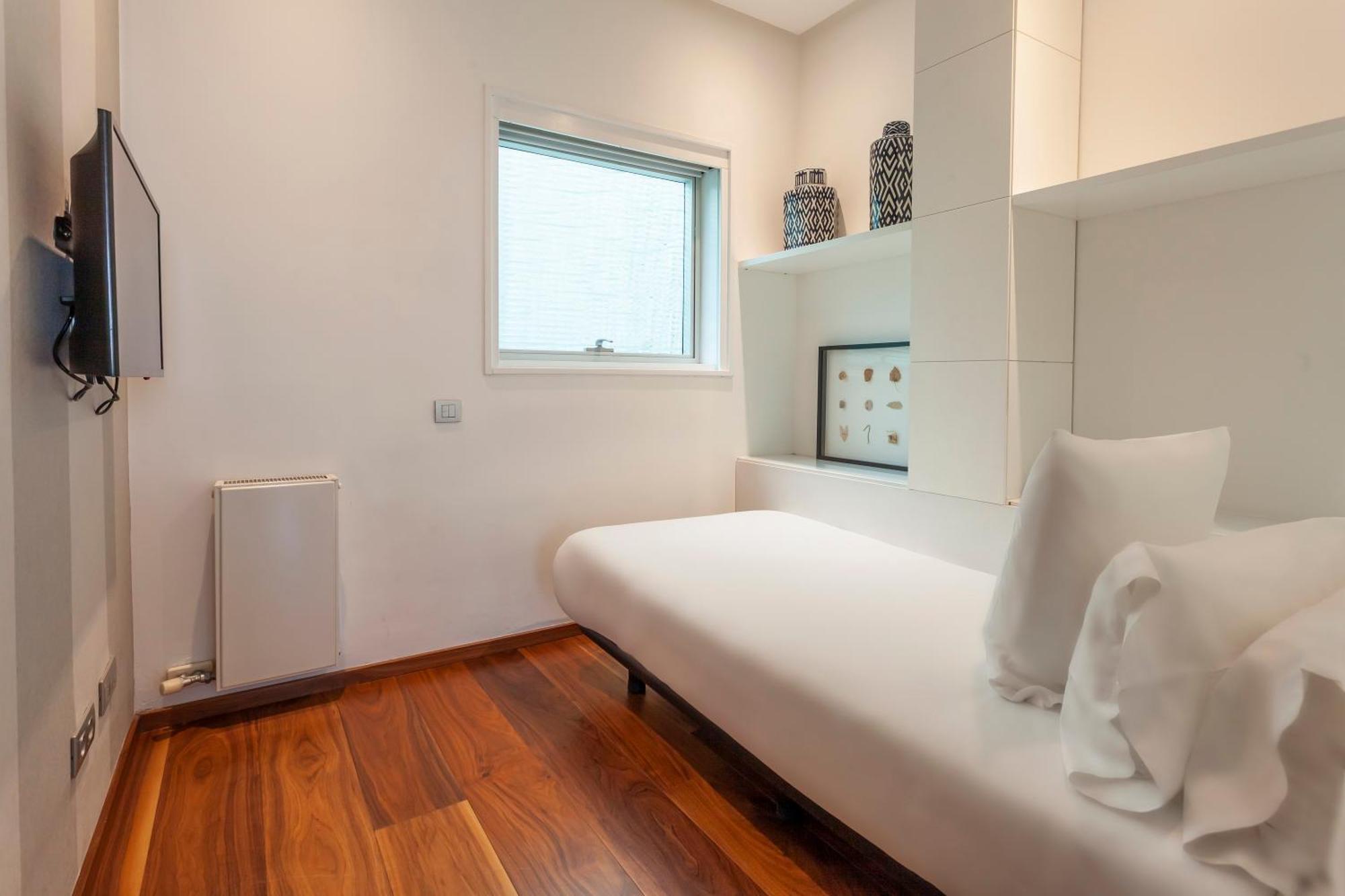 Avenue Apartment *