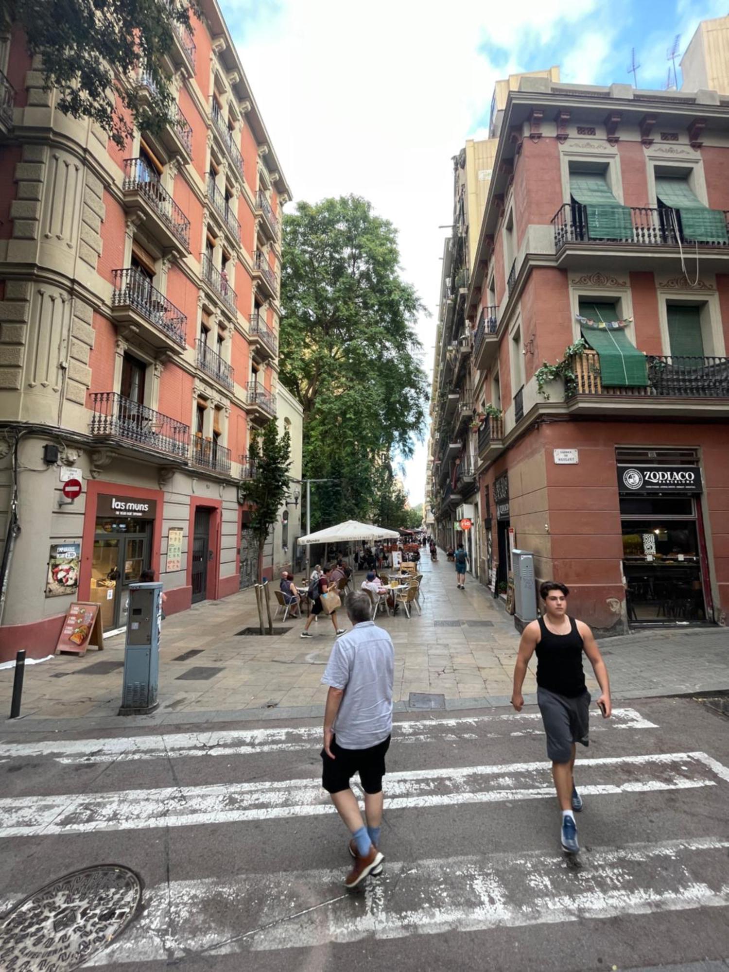 The Air Suspended * Barcelona