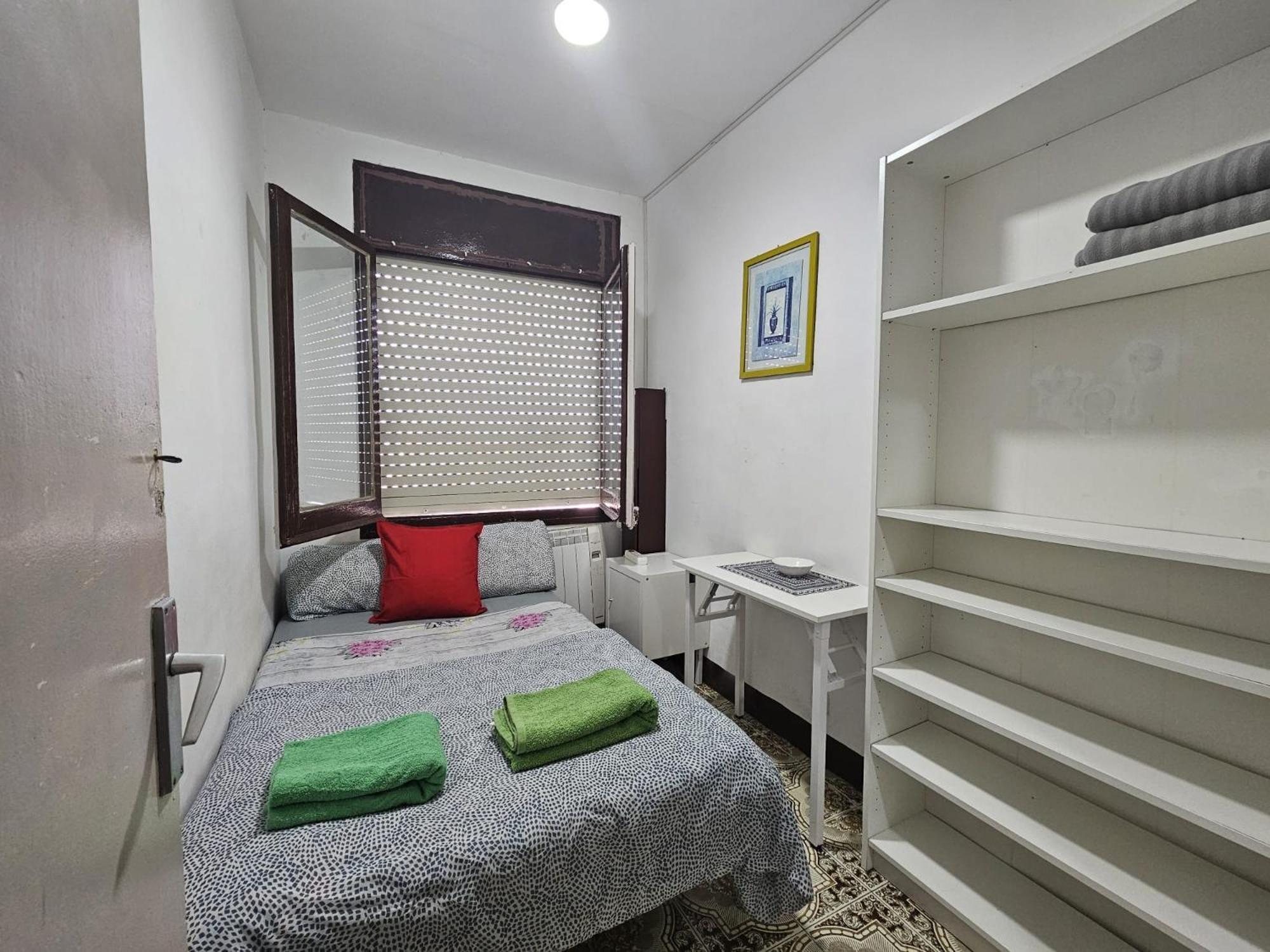 Poble Sec Nino House Hôtel capsule Barcelone
