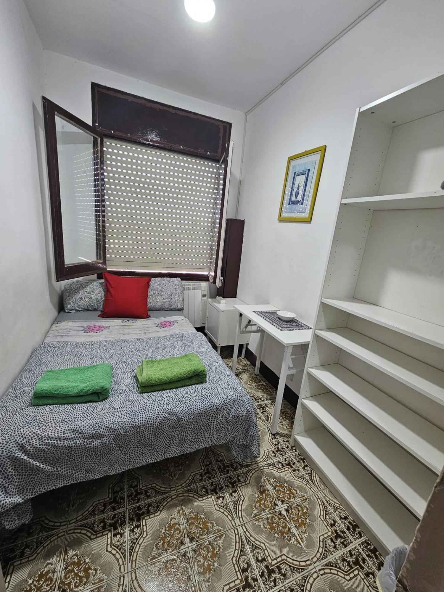 Poble Sec Nino House Hôtel capsule Barcelone