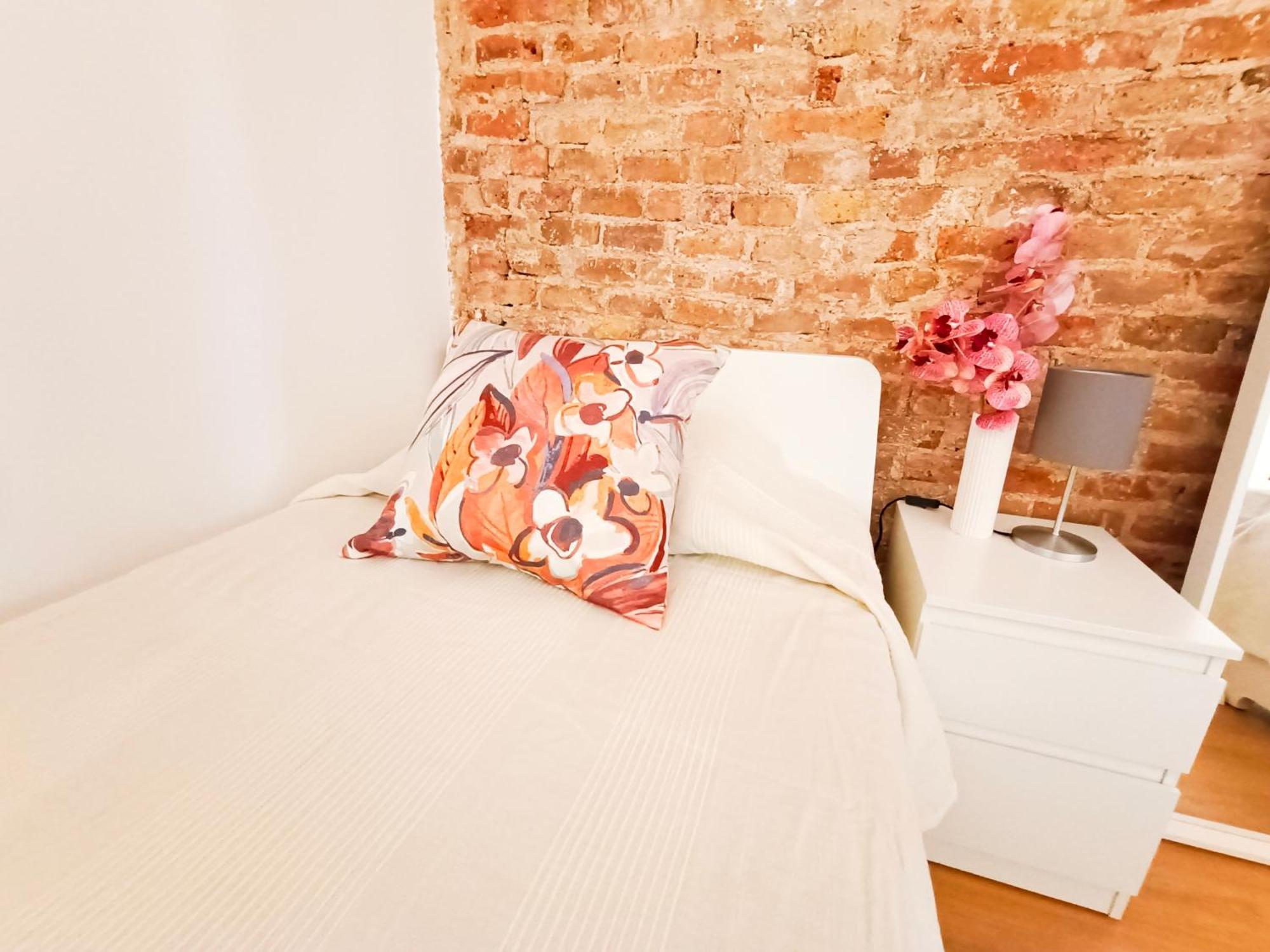 Shared To Rent Hostal Barcelona