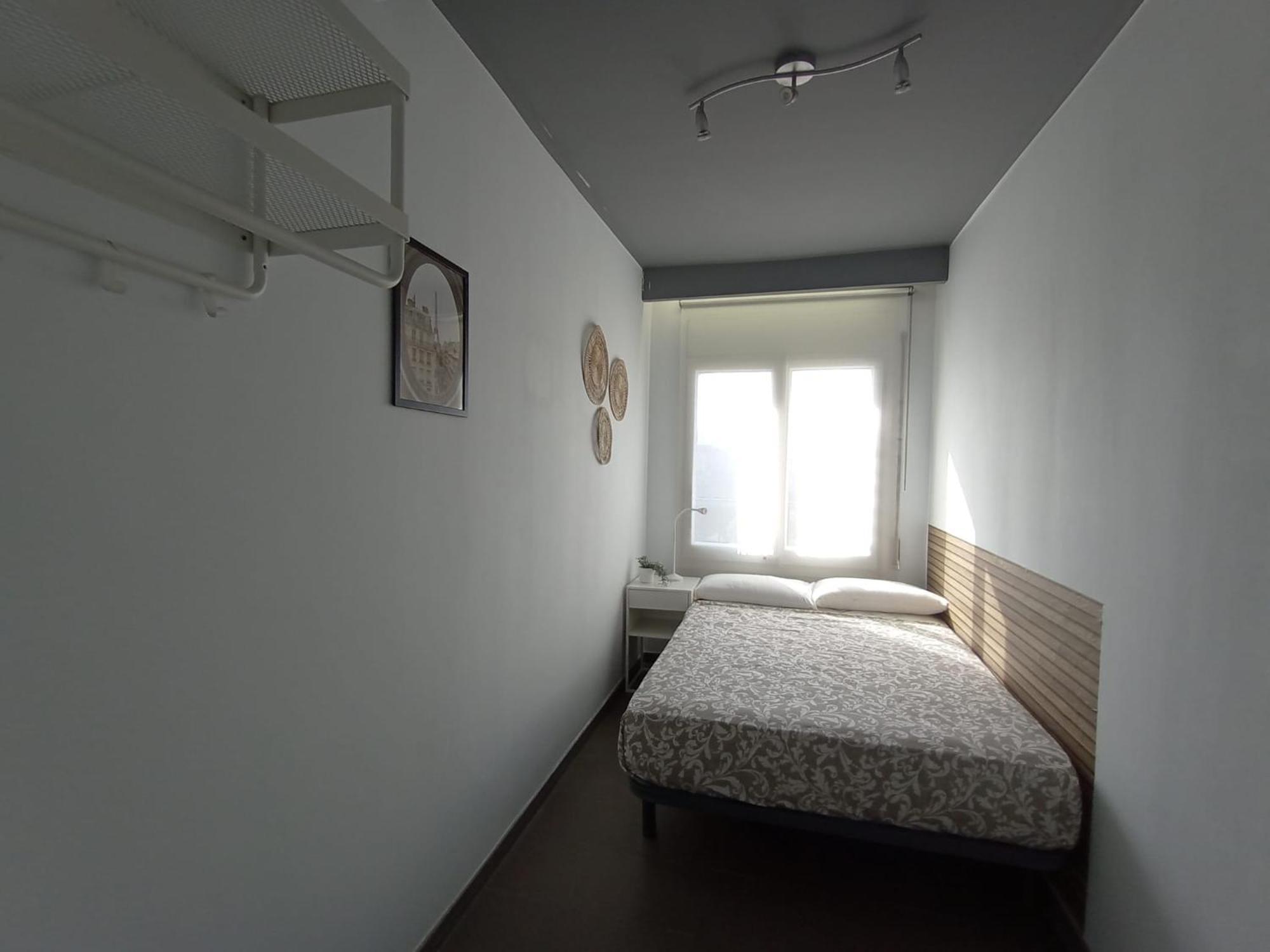 Plaza Universitat Private Hostel *