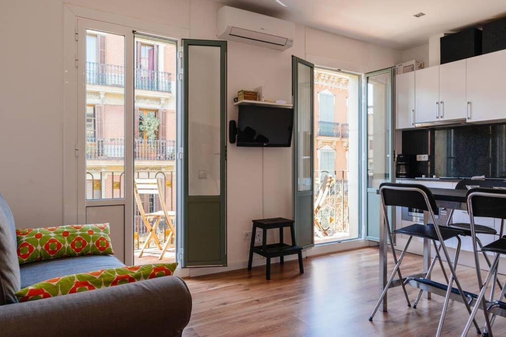 Nice Apartment In Gracia - Torrent De L'Olla Apartment *