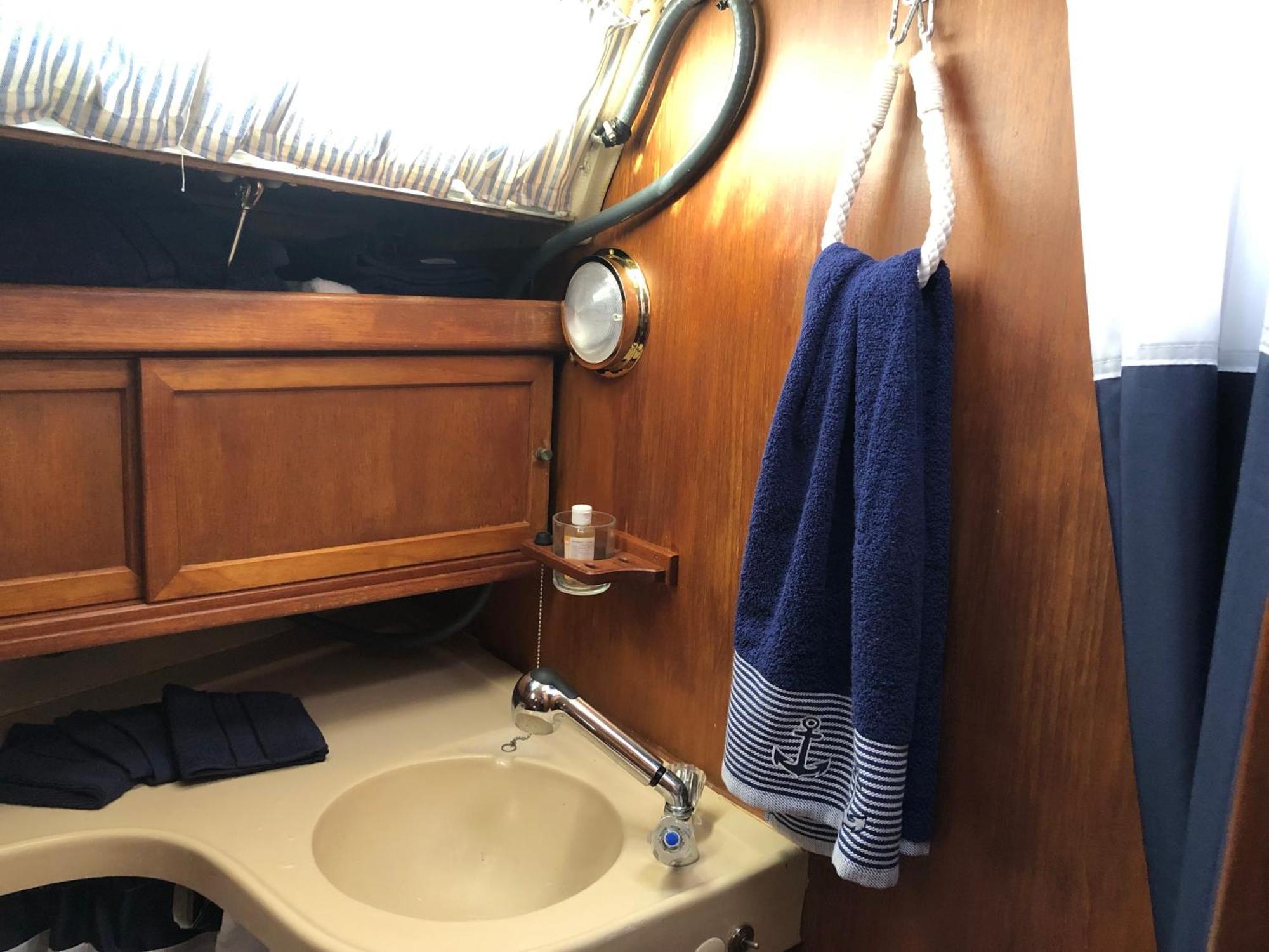 Sailing&stay - A Night Onboard With Your Sailing Experience Botel *