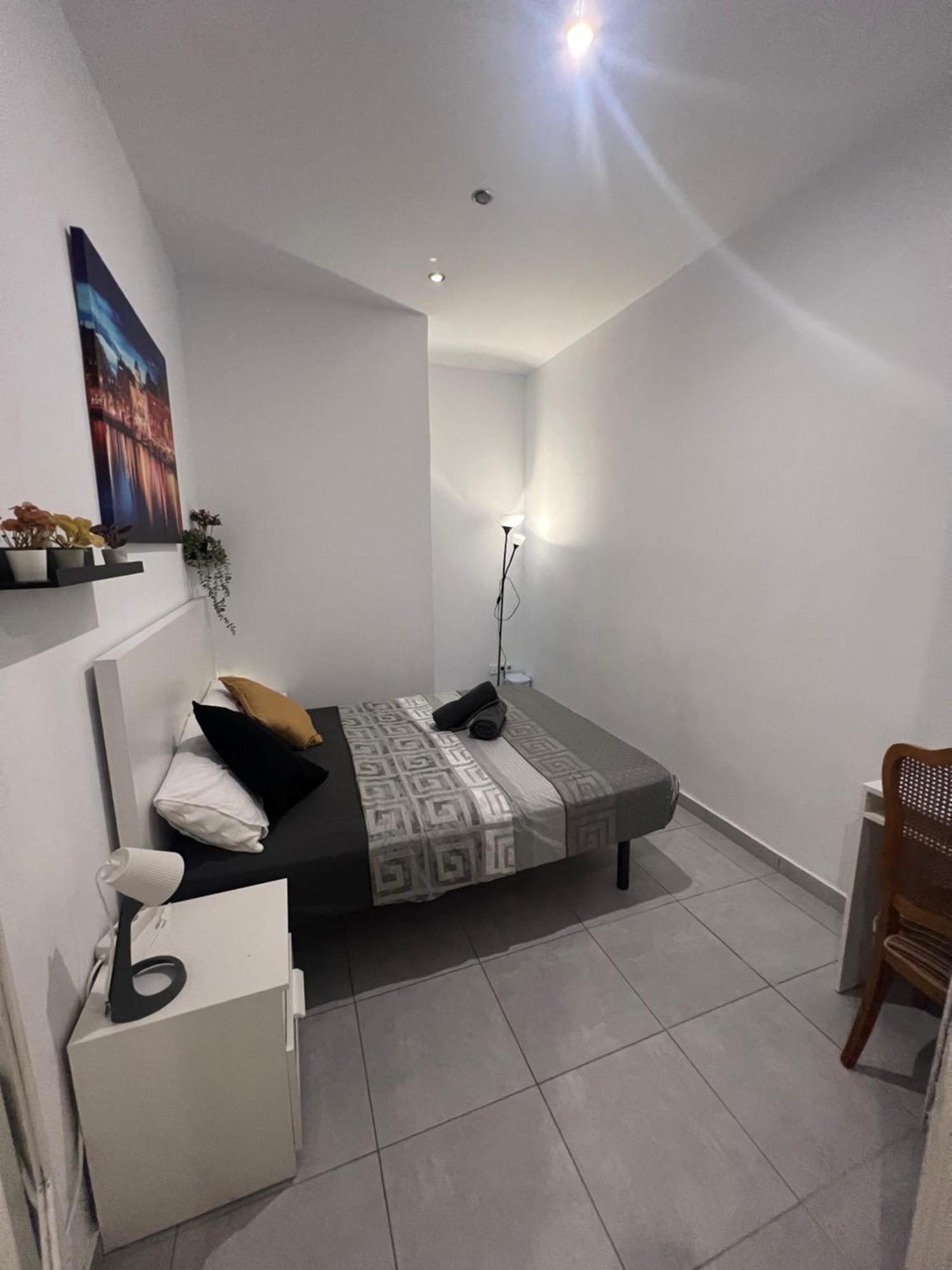 In Spacious In Center Appartement *