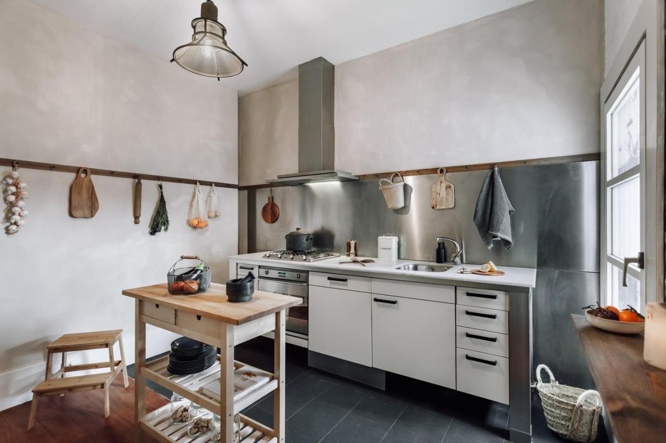 Apartment Zuheros - 2 Bedrooms In Eixample Dreta Barcelona