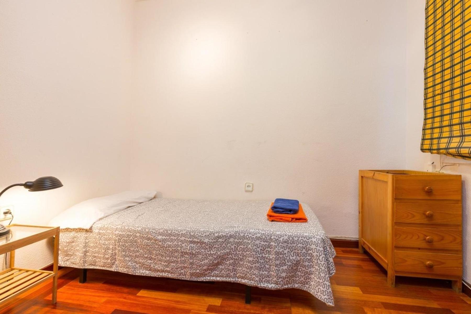 Appartement Fuer 5 Personen Ca 75 Qm In Barcelona-sants-montjuic, Costa Brava Costa Del Maresme