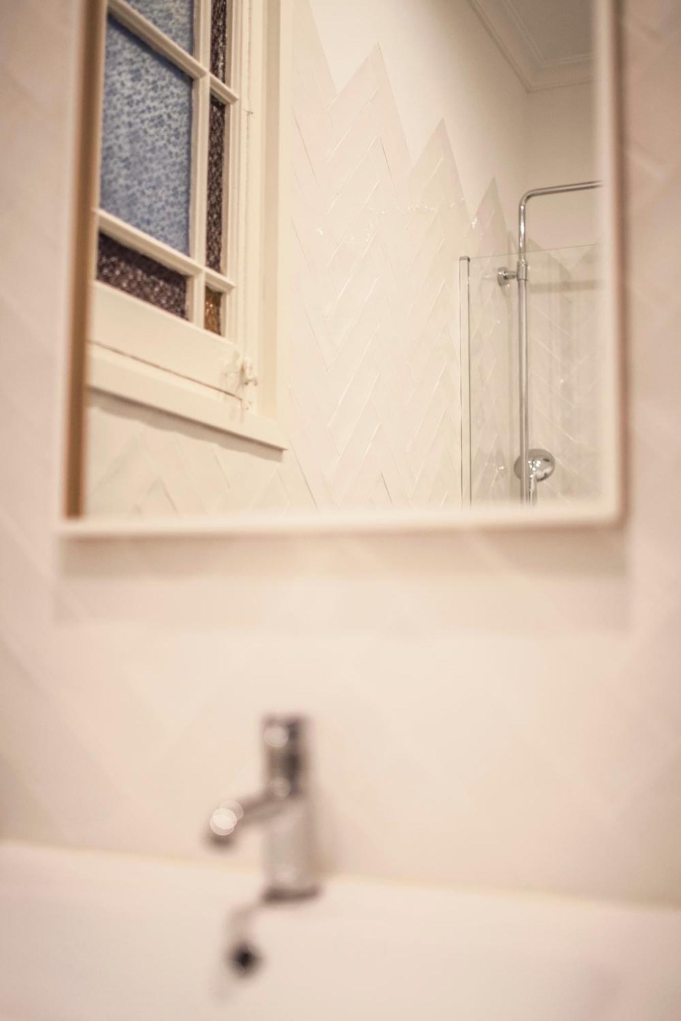 Apartment Eg42b - Modernista En El Centro De Barcelona