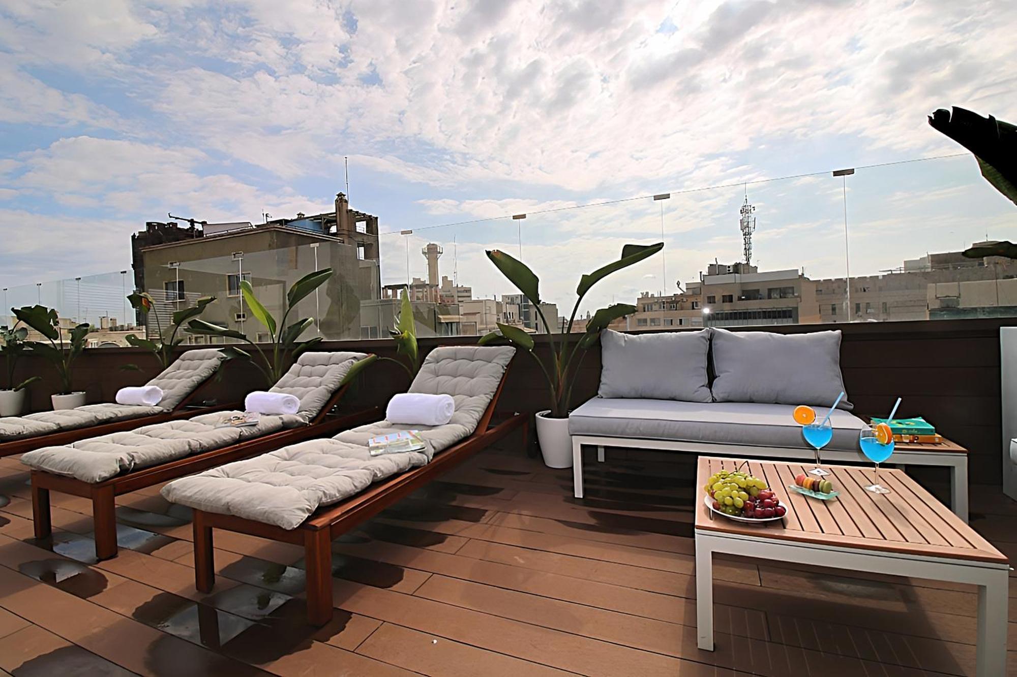 Penthouse With Jacuzzi On The Terrace