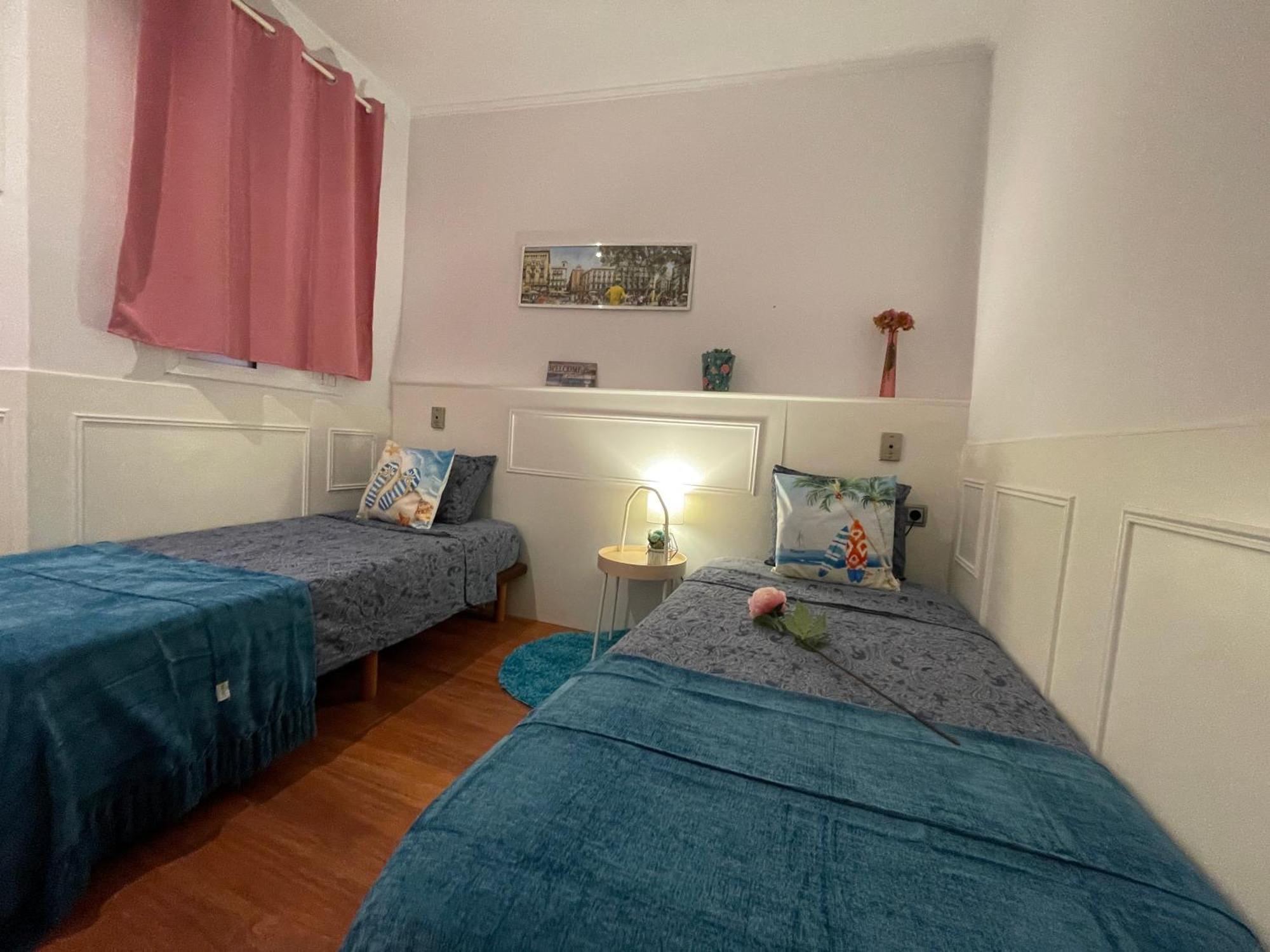 Moll De La Fusta Hostel
