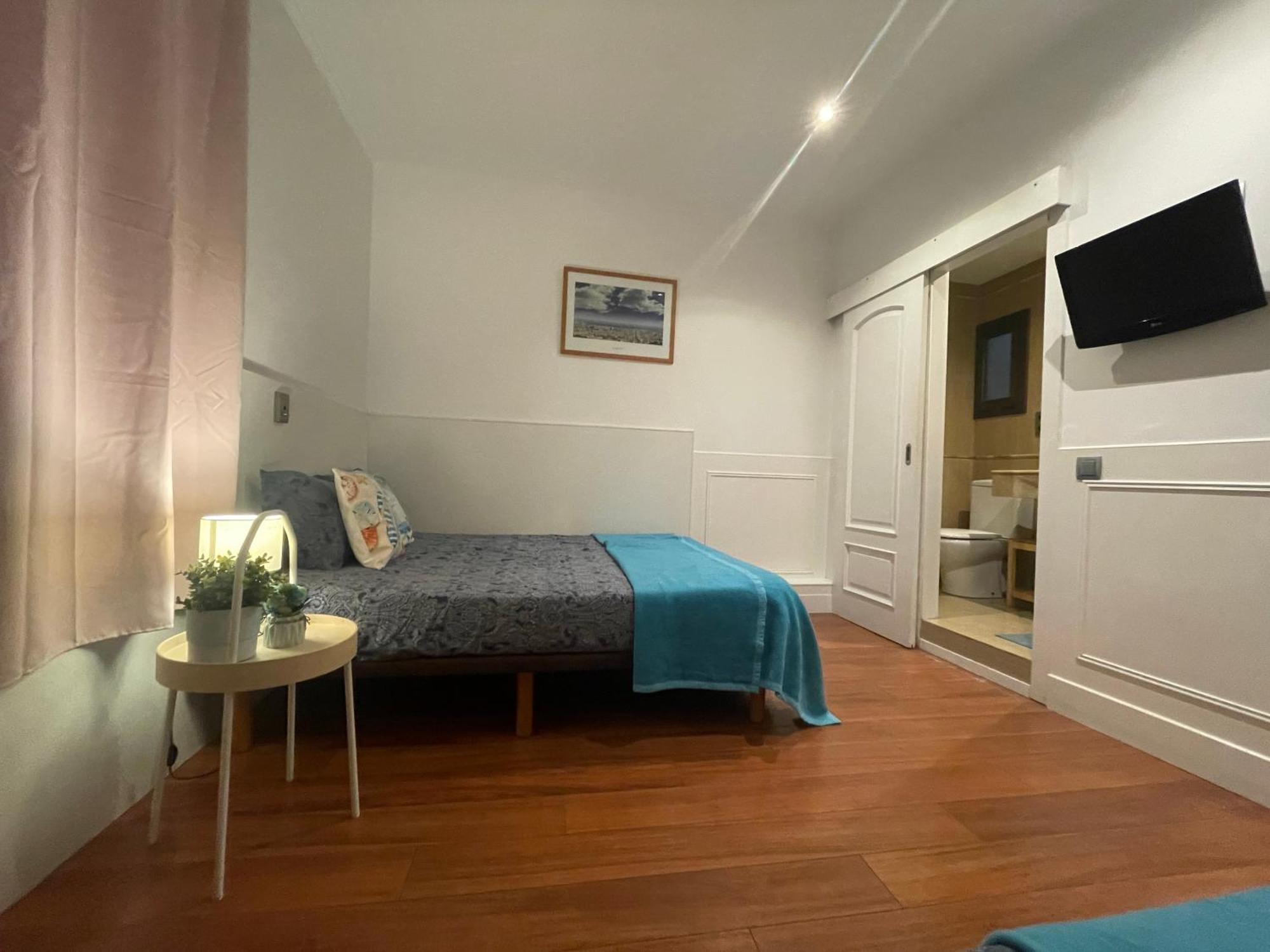 Moll De La Fusta Hostel