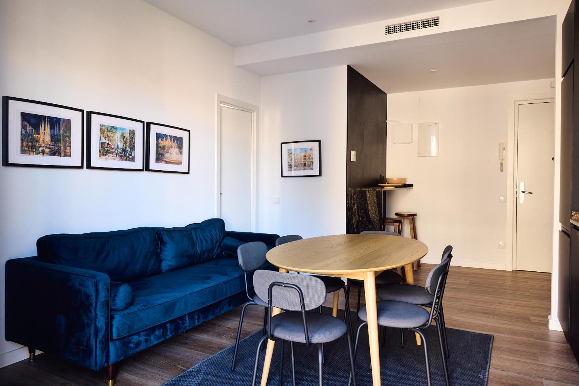 Autentic Monumental Apartment