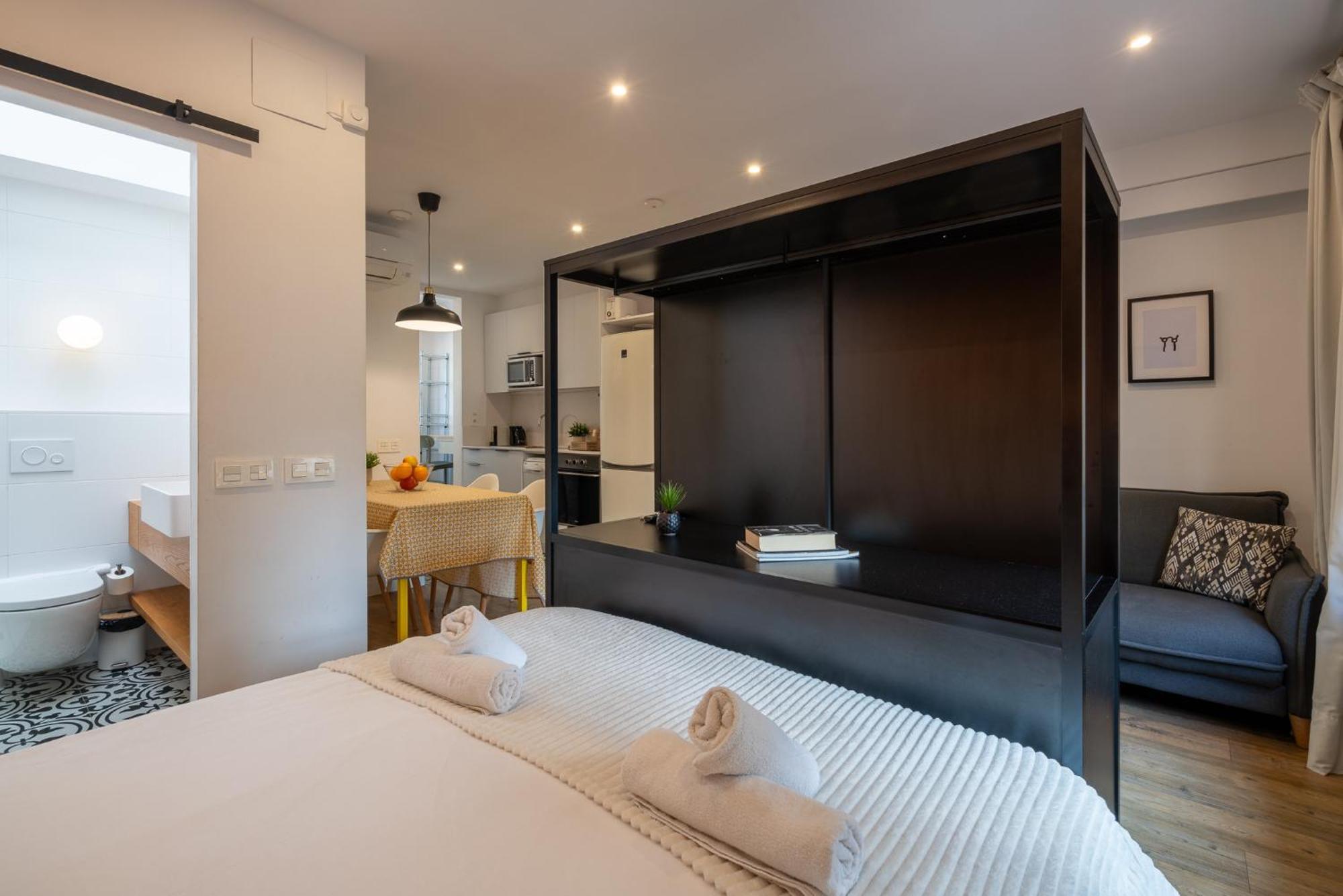 Ola Living Batllo Apartment